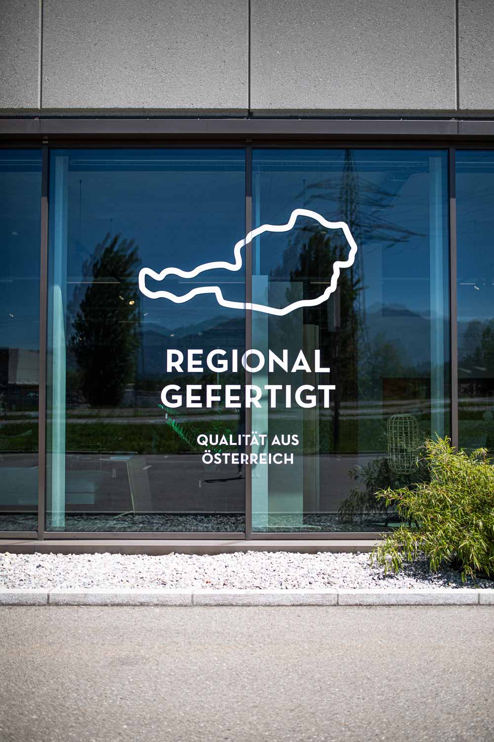Fensterbeklebung – Regional gefertigt
